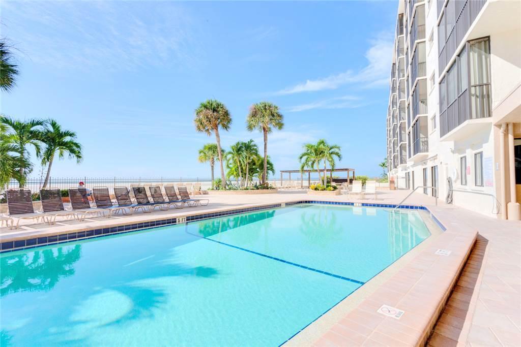 Carlos Pointe 413 Two Bedroom Condo Fort Myers Beach Exterior photo